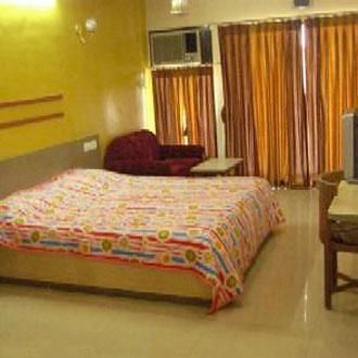Woodland Regency Hotel Silvassa Bagian luar foto