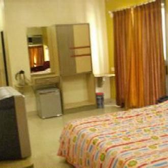 Woodland Regency Hotel Silvassa Bagian luar foto